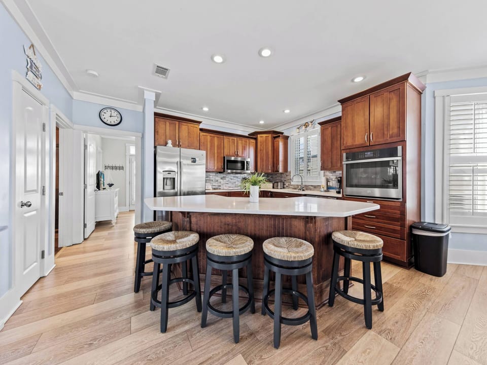 House, Multiple Beds, Balcony, Pool View | Private kitchen | Fridge, microwave, oven, stovetop