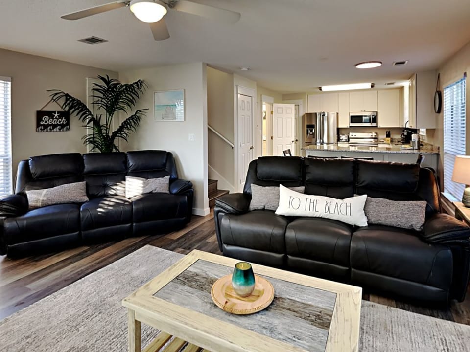 House, Multiple Beds, Balcony, Garden View | Living area | 40-inch TV with digital channels