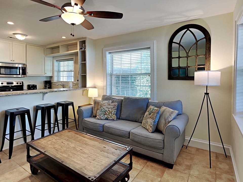 House, Multiple Beds, Kitchen, Garden View | Living area | 40-inch TV with digital channels