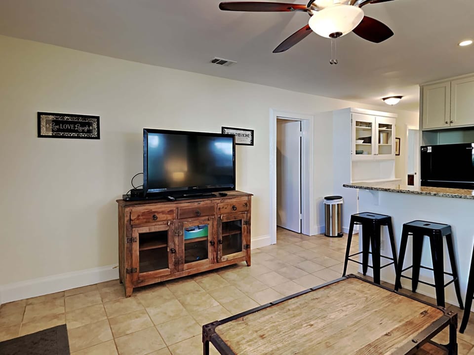 House, Multiple Beds, Kitchen, Garden View | Interior