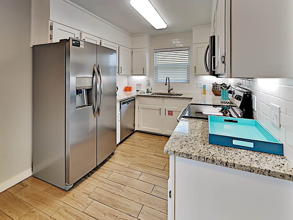 House, Multiple Beds, Balcony, Ocean View | Private kitchen | Fridge, microwave, oven, stovetop