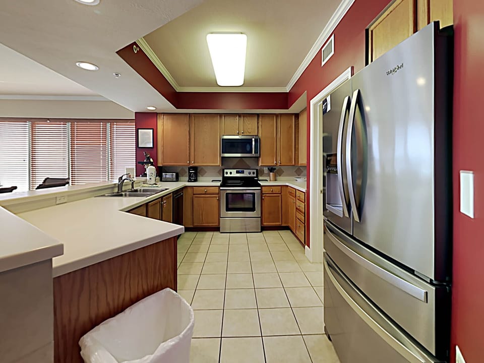 Condo, Multiple Beds, Balcony, Ocean View | Private kitchen | Fridge, microwave, oven, dishwasher