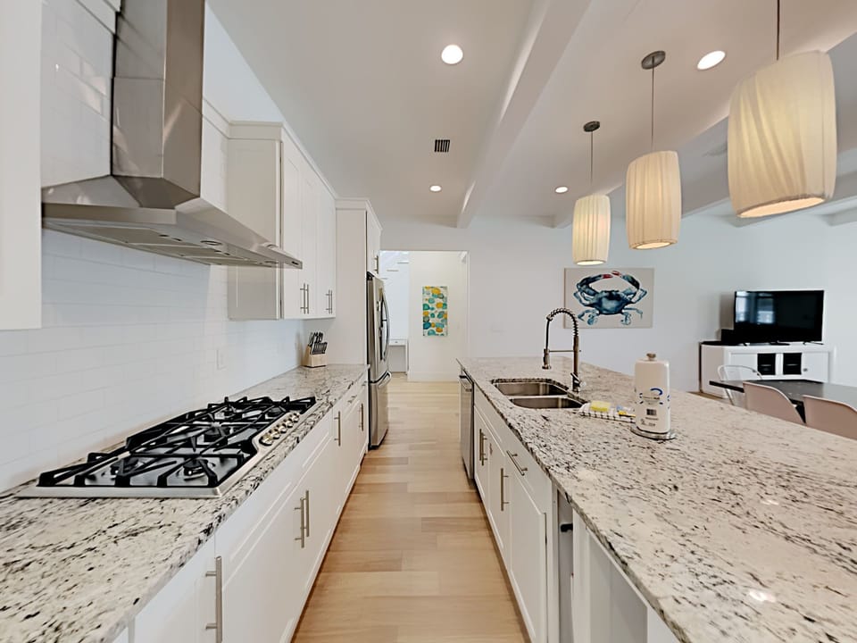 House, Multiple Beds, Balcony, Garden View (DESTINation Paradise) | Private kitchen | Fridge, microwave, oven, stovetop
