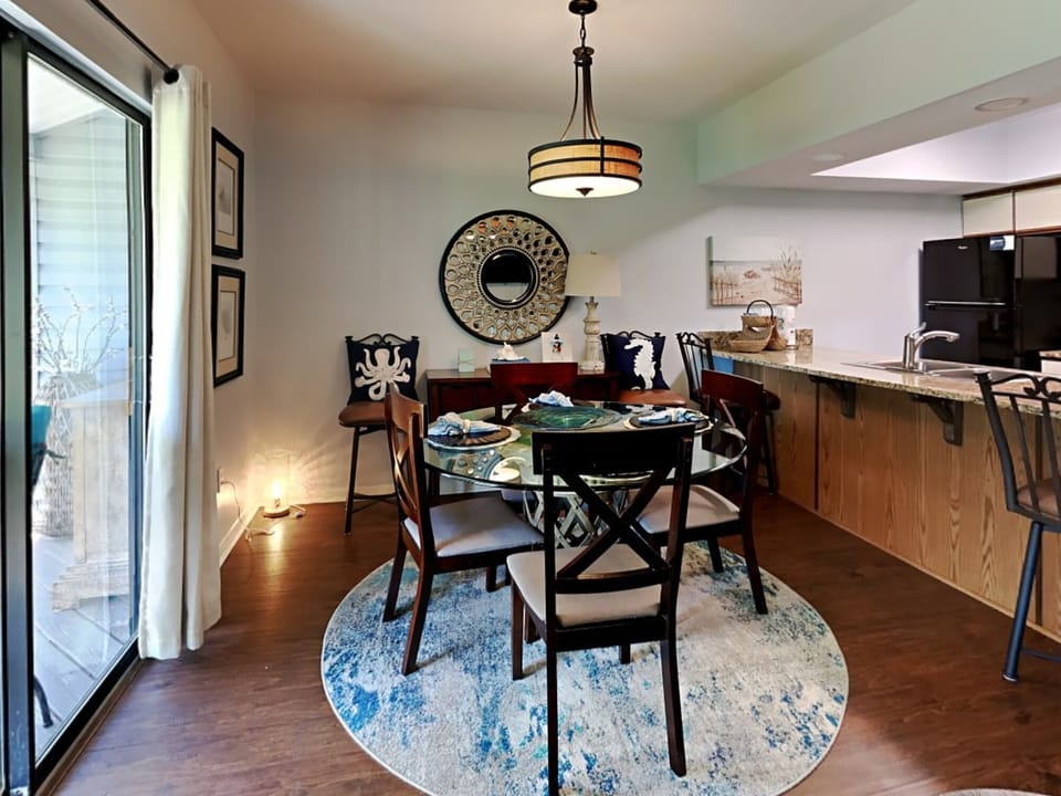 House, Multiple Beds, Kitchen | Dining