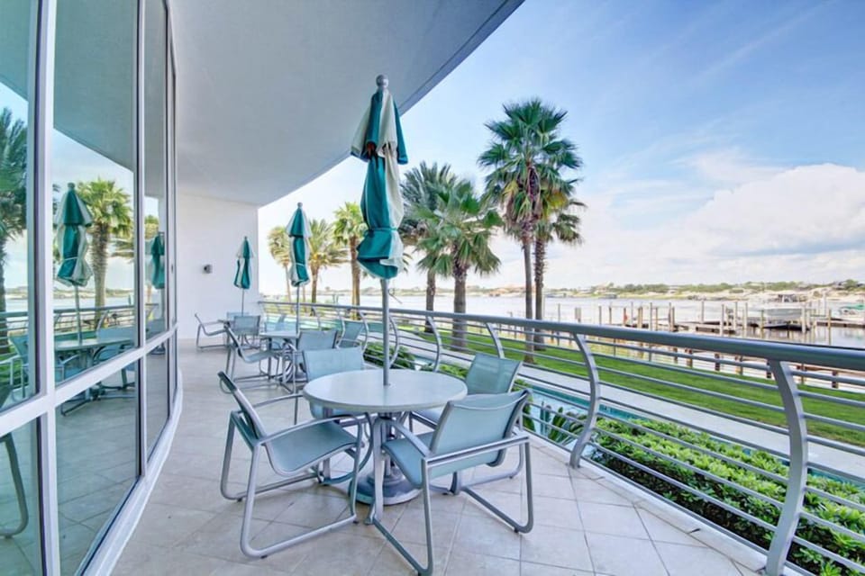 Condo, Multiple Beds, Balcony | Outdoor dining