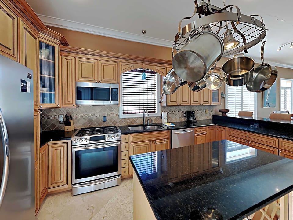 Studio (3 Bedrooms) | Property amenity