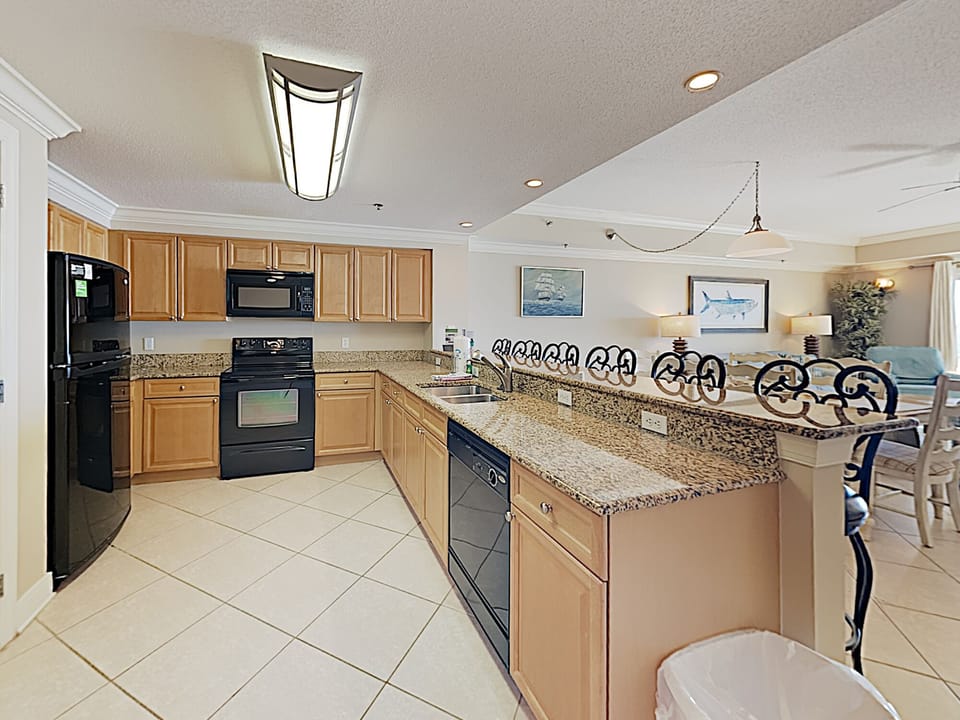 Condo, Multiple Beds, Balcony, Ocean View | Private kitchen | Fridge, microwave, oven, stovetop