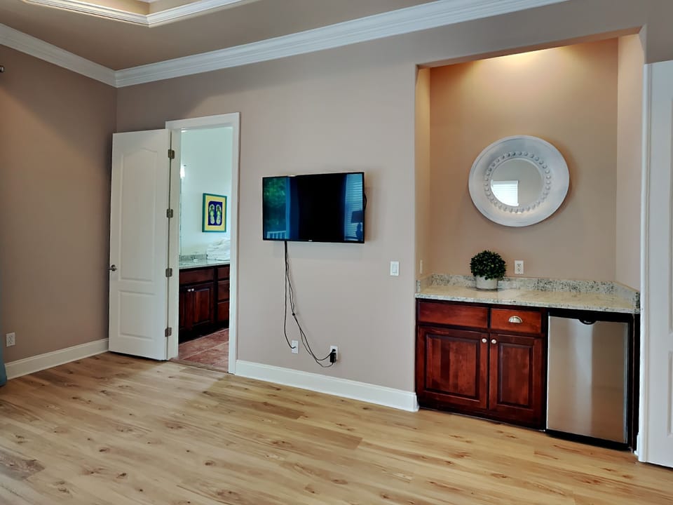 House, Multiple Beds, Balcony, Pool View (Sandy Retreat) | Interior