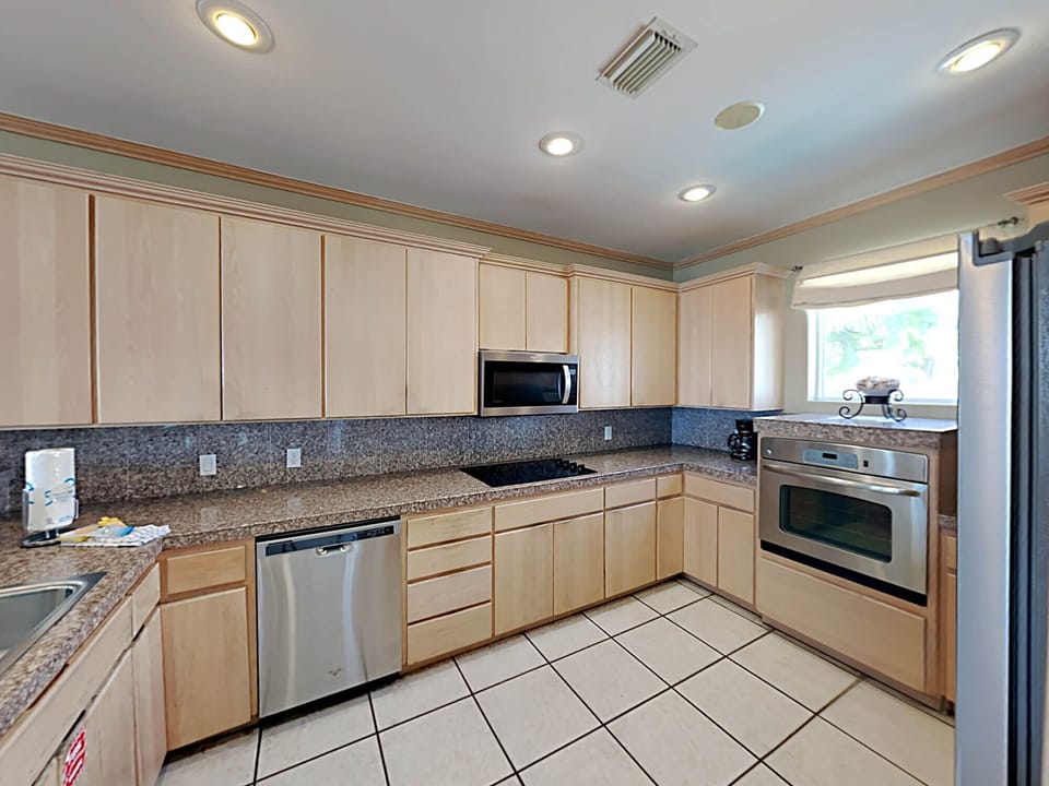 House, Multiple Beds, Kitchen, Ocean View | Private kitchen | Fridge, microwave, oven, stovetop