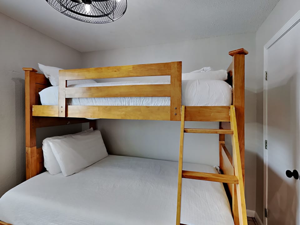 Condo, Multiple Beds, Kitchen | 2 bedrooms, WiFi (free), individually decorated, individually furnished