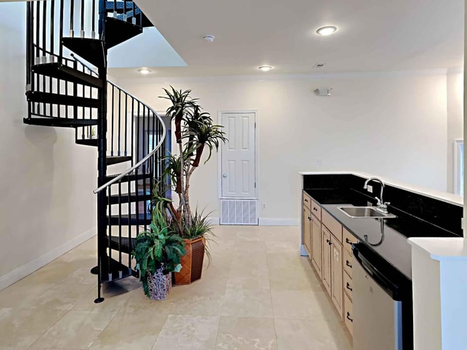 House, Multiple Beds, Balcony, Ocean View | Private kitchen | Fridge, microwave, oven, stovetop