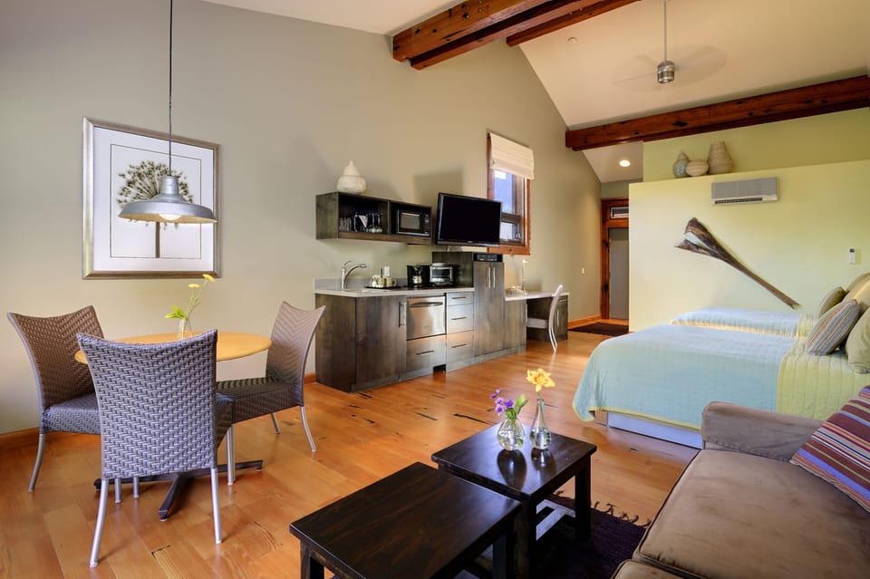 Premium bedding, pillowtop beds, in-room safe, desk