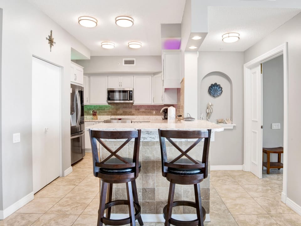 Condo, Multiple Beds, Patio, Ocean View (#5D - No Pets) | Private kitchen | Fridge, microwave, oven, stovetop