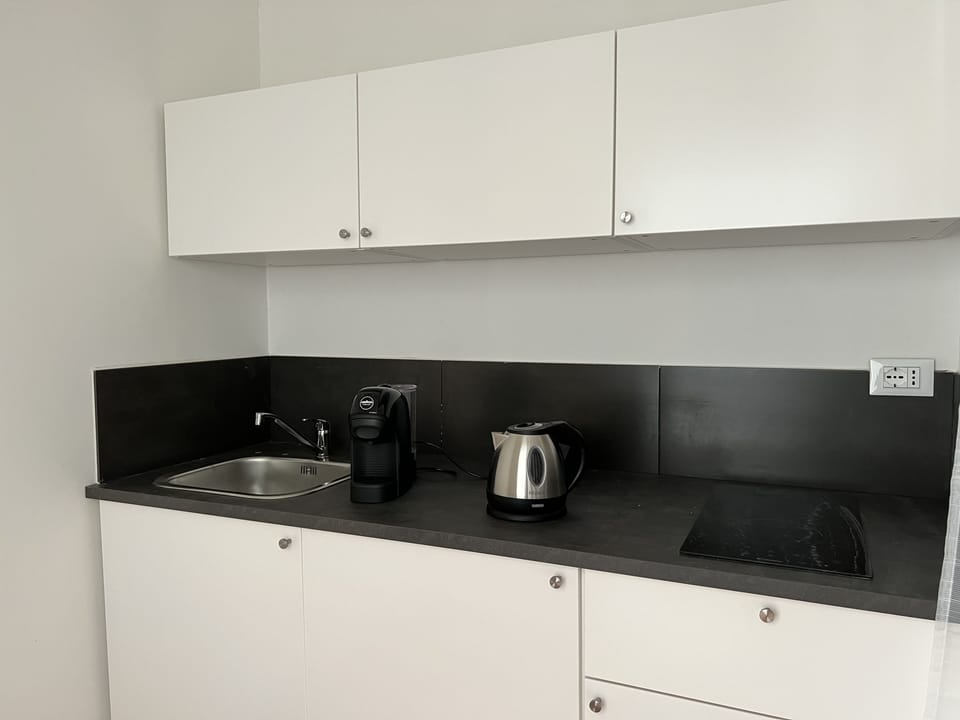 Executive Suite | 1 bedroom, blackout drapes, soundproofing, free WiFi