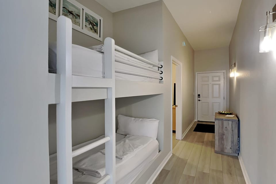 Inn at Summerwinds by Southern Vacation Rentals Apartment in Pensacola Beach