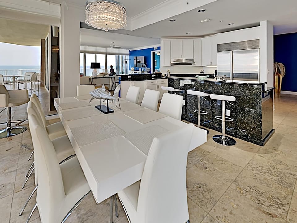 Condo, Multiple Beds, Balcony, Ocean View (#601E - No Pets) | Dining