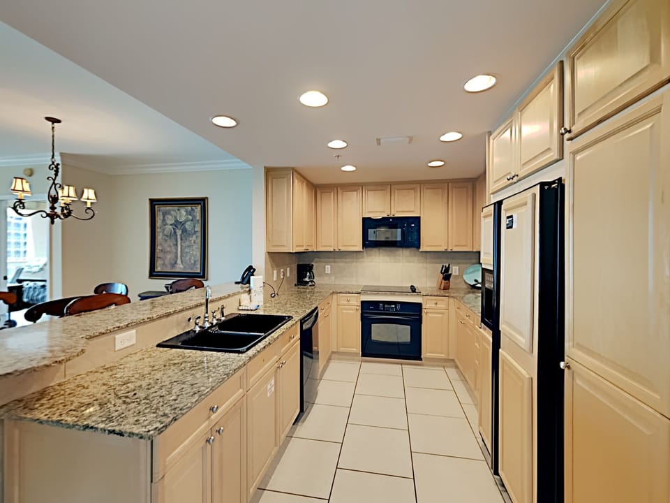Condo, Multiple Beds, Kitchen, Ocean View (#4-1905 - No Pets) | Private kitchen | Fridge, microwave, oven, stovetop