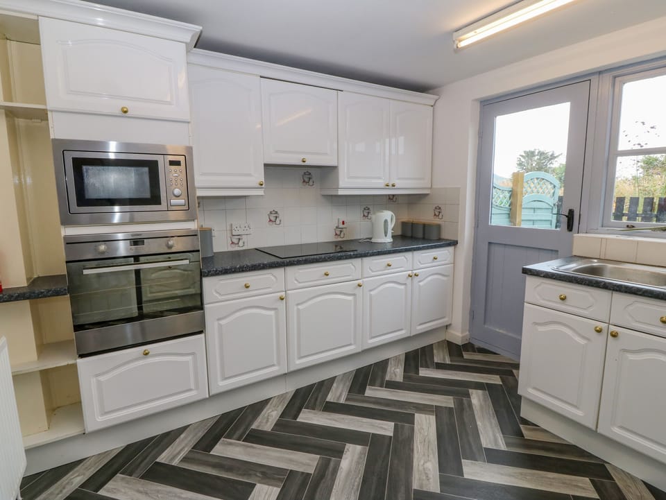 Fridge, dishwasher, electric kettle, toaster