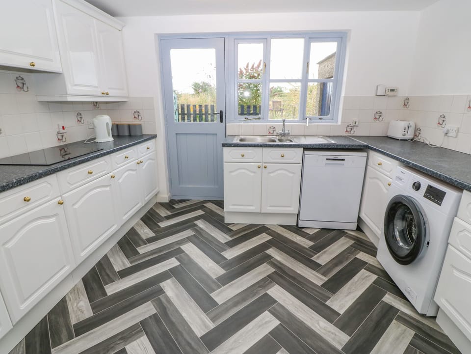 Fridge, dishwasher, electric kettle, toaster