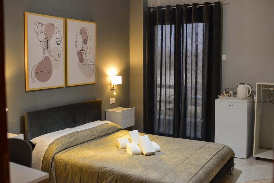 Comfort Double Room | Individually decorated, individually furnished, soundproofing, free WiFi