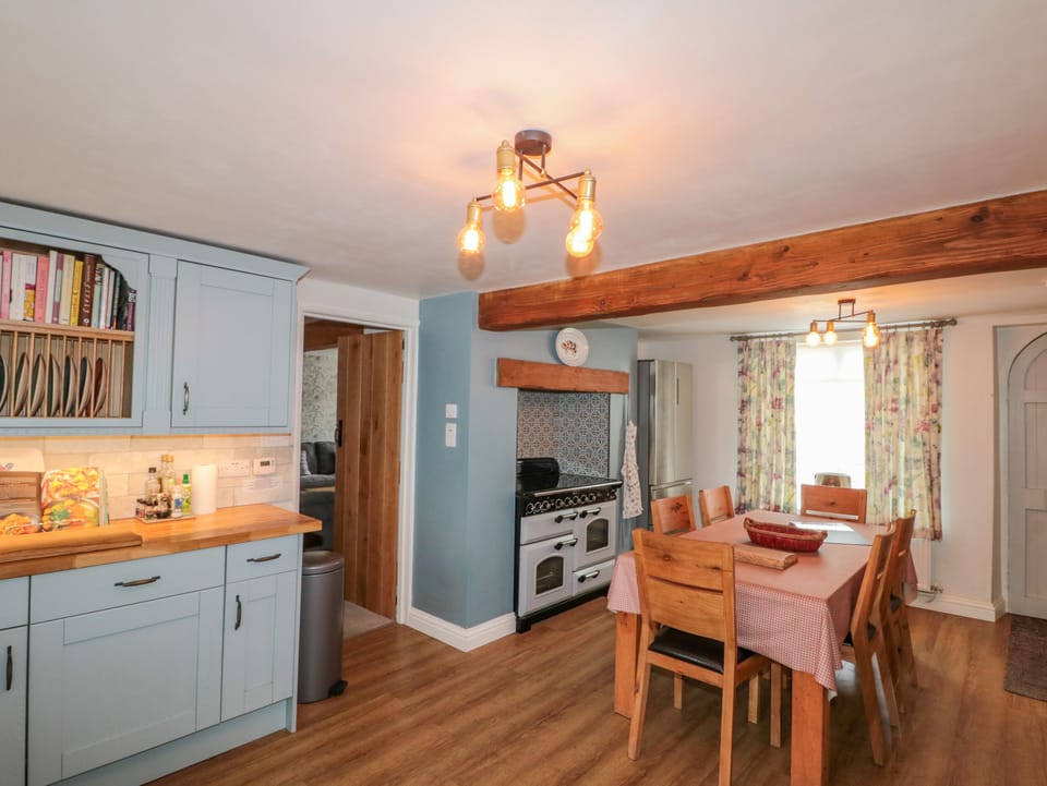 Dishwasher, cookware/dishes/utensils