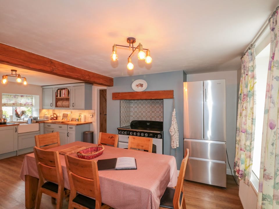 Dishwasher, cookware/dishes/utensils