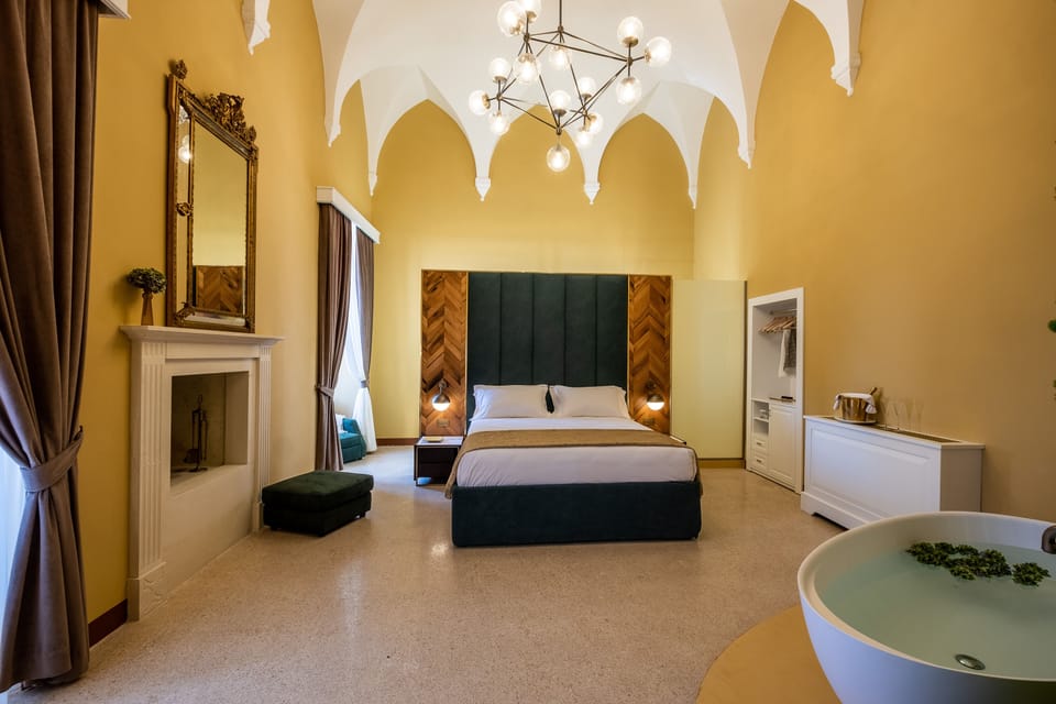 Deluxe Room | Premium bedding, minibar, in-room safe, soundproofing