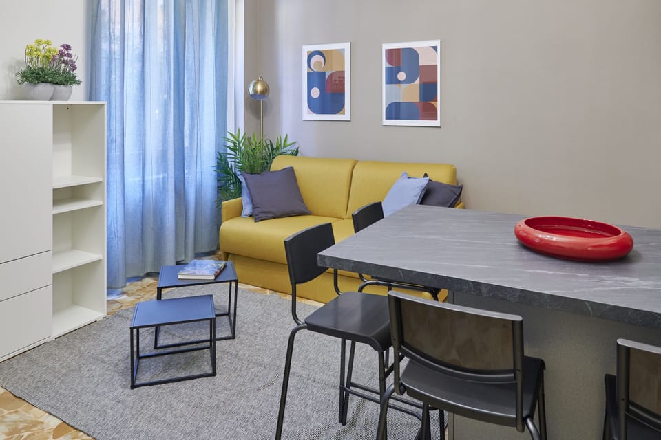 Deluxe Apartment | Living area | 43-inch flat-screen TV with satellite channels, TV