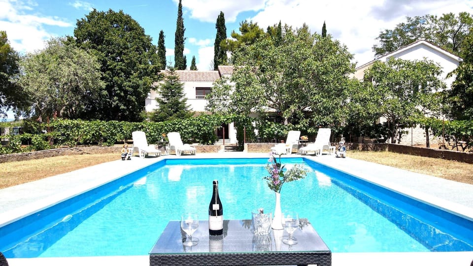 House (Three bedroom Holiday Home with swimm) | Pool