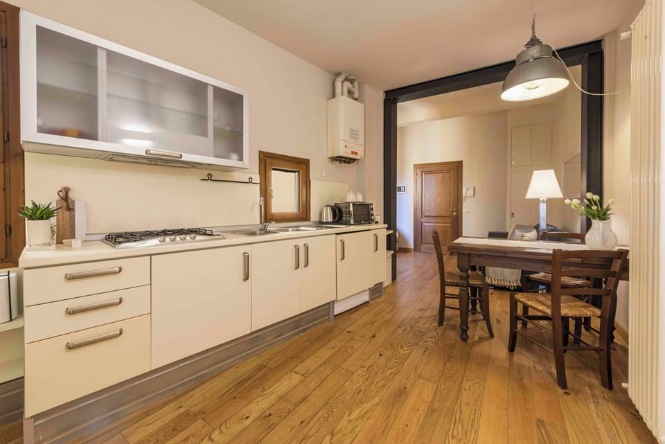 Comfort Apartment | Private kitchen | Fridge, oven, stovetop, cookware/dishes/utensils