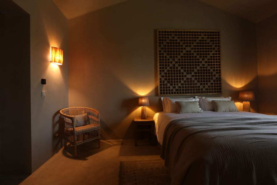 Signature Room | Egyptian cotton sheets, premium bedding, down comforters