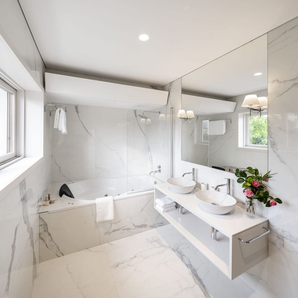 Premium Double Room | Bathroom | Shower, rainfall showerhead, hair dryer, soap