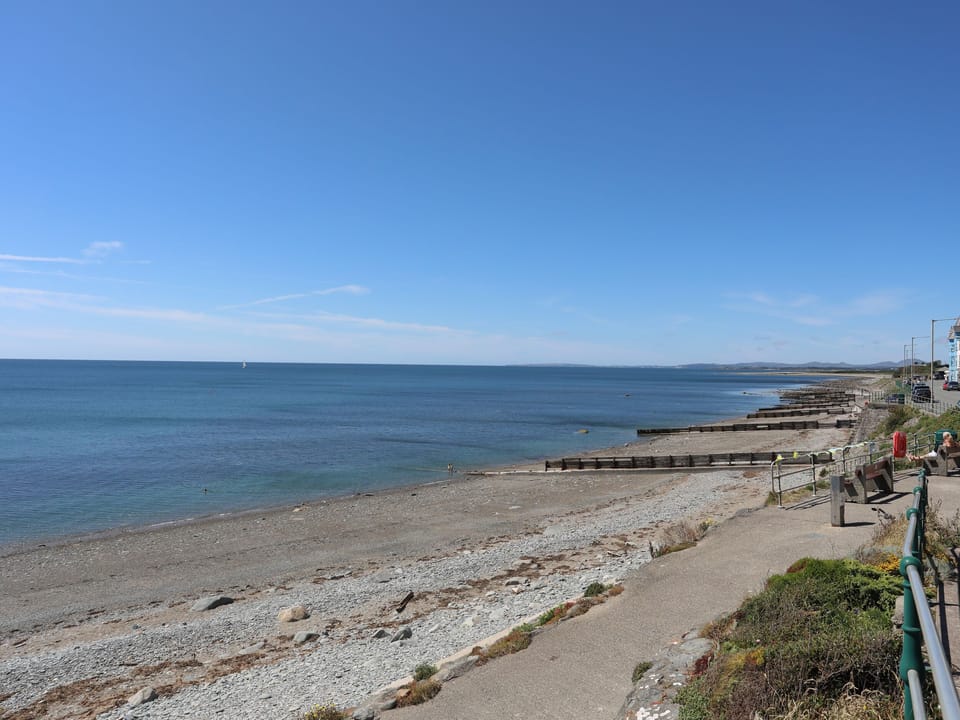Menuchah Cottage in Criccieth