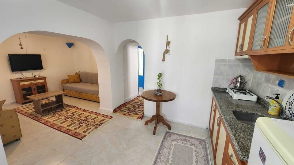 Family Apartment, Mountain View | Free WiFi, bed sheets