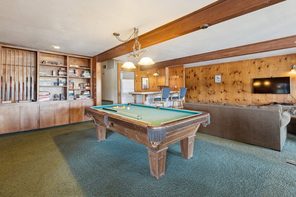 House, 5 Bedrooms | Game room