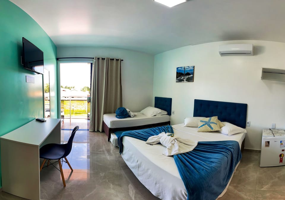 Superior Quadruple Room | Minibar, desk, free WiFi, bed sheets