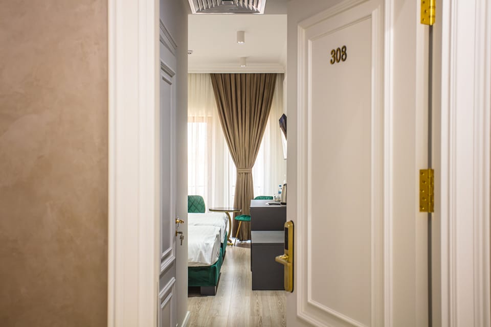 In-room safe, desk, blackout drapes, soundproofing