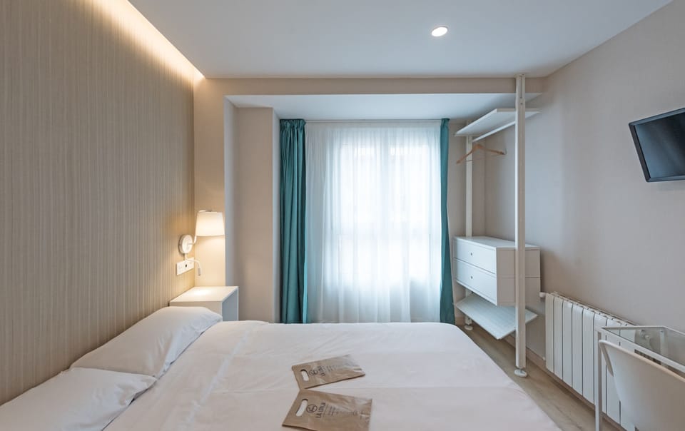 Double Room | Free WiFi, bed sheets