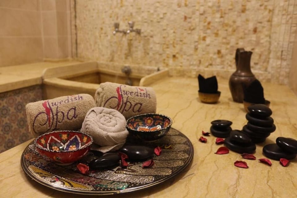Sauna, steam room, Turkish bath, hot stone massages