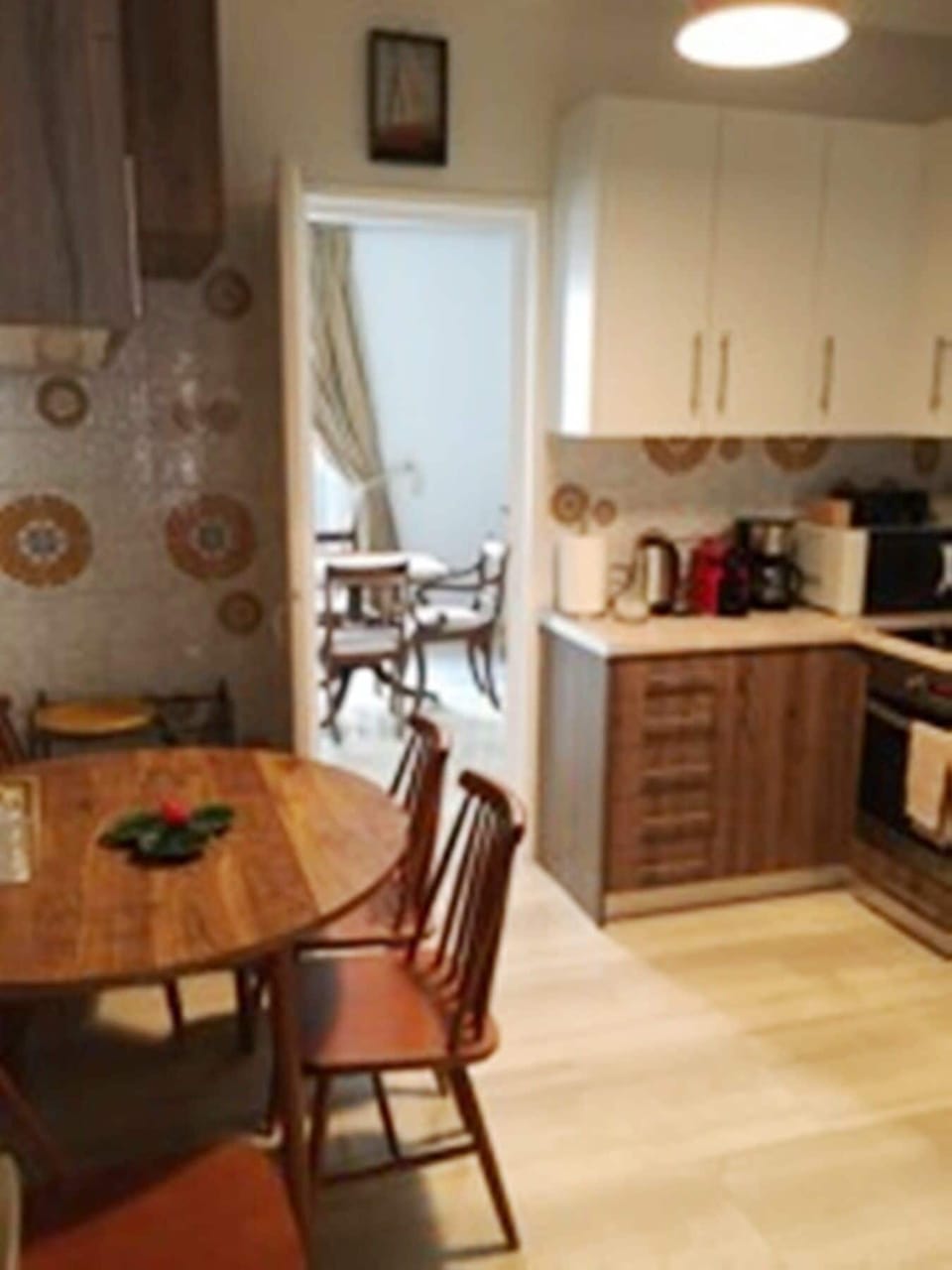 Full-size fridge, oven, stovetop, toaster