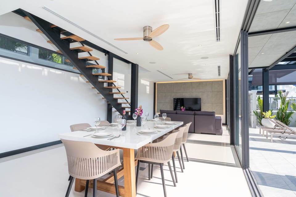 Luxury Villa | Living area | 40-inch LED TV with digital channels, TV