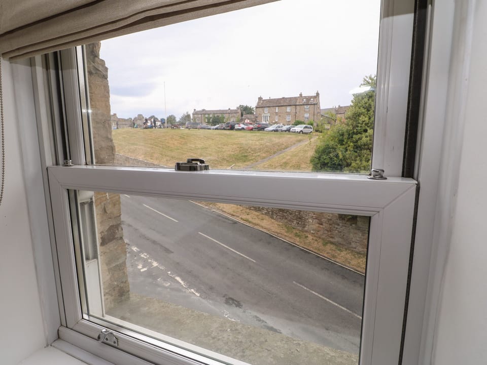 2 bedrooms, individually decorated, individually furnished, free WiFi