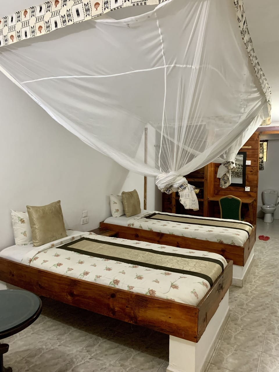 Traditional Twin Room | Desk, blackout drapes, free WiFi