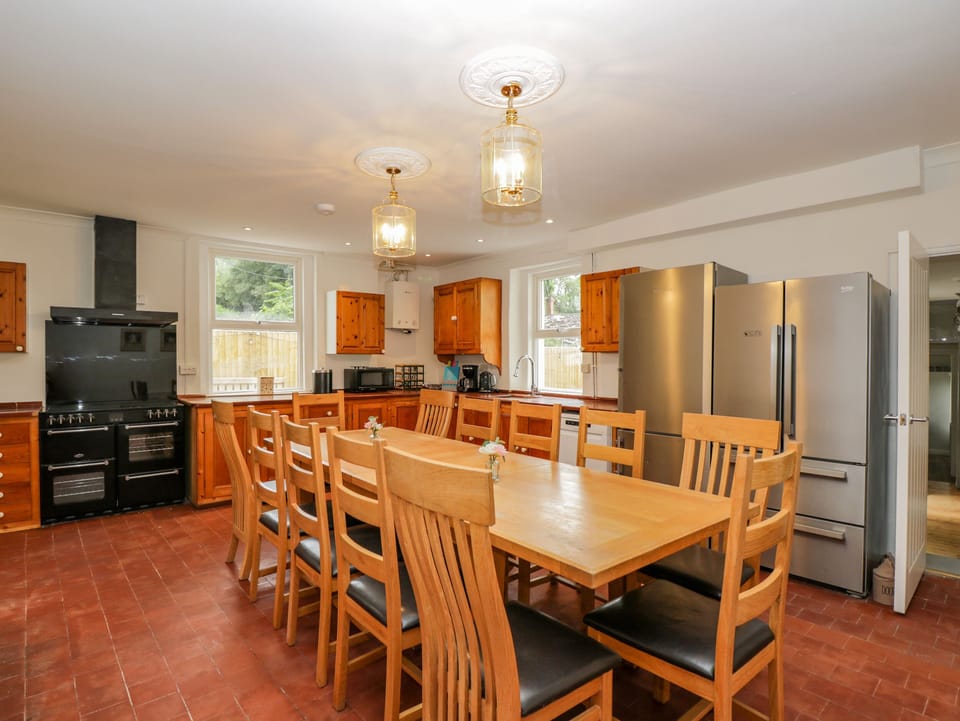 Fridge, dishwasher, electric kettle, toaster