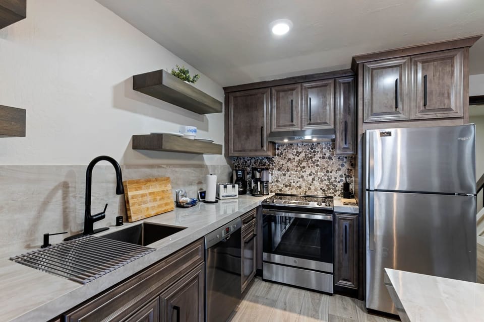 Condo, 2 Bedrooms | Private kitchen | Oven, coffee/tea maker