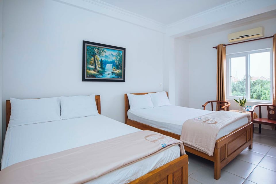Classic Room, 2 Double Beds | Free WiFi, bed sheets