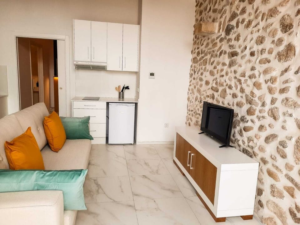 Superior Studio, Accessible, Ensuite | Dining