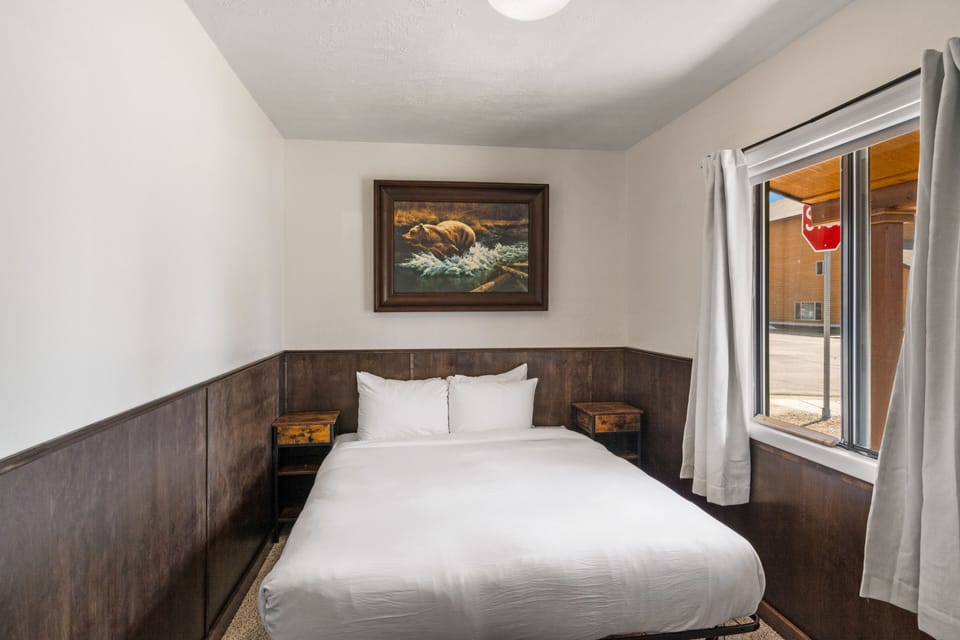 Economy House | Living area | LED TV, fireplace