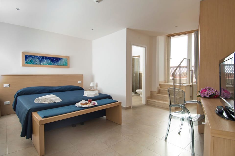 Superior Double or Twin Room, Accessible, Ocean View | Minibar, in-room safe, desk, soundproofing