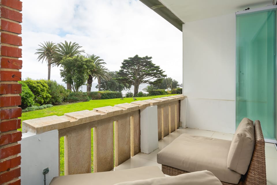 Luxury Apartment | Balcony